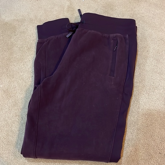 Lululemon Burgundy Sweat a pants size 8 - Picture 3 of 4